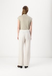 Samsøe Samsøe SATOVE TROUSERS - Broek - egret