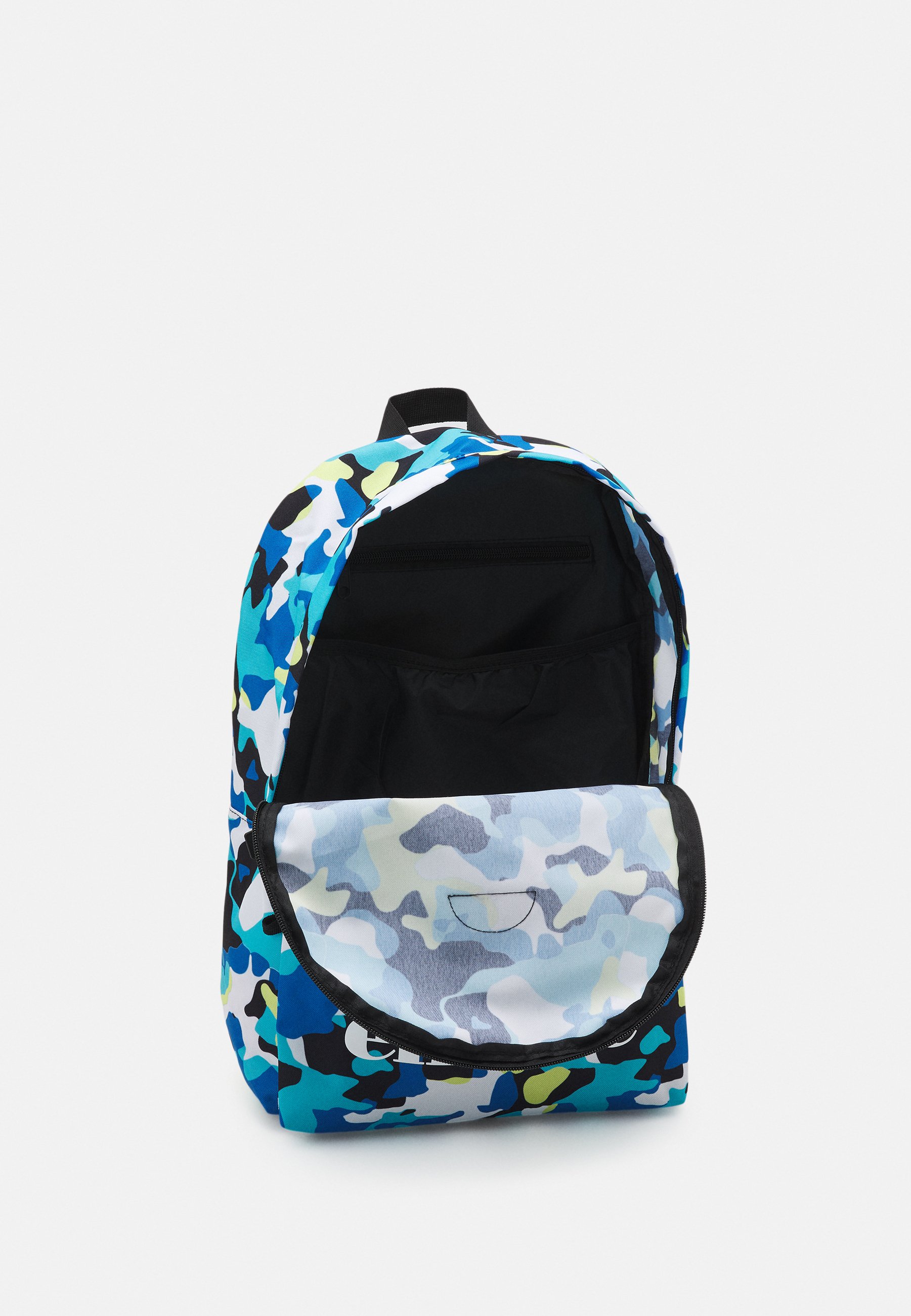 ellesse camo backpack