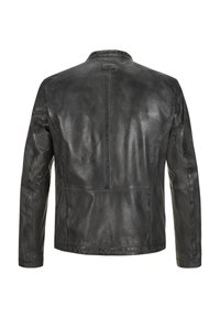 Schwarzlederjacke mit einer glatten Textur, einfachem Kragen und Nahtdetails entlang des Rückens und der Ärmel. Keine sichtbaren Beschläge oder Verzierungen.