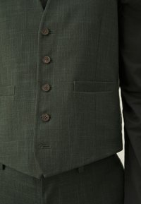 Isaac Dewhirst THE FASHION NOTCH SUIT SET - Κοστούμι - forest