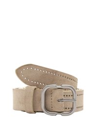Curea din nubuc bej cu o cataramă rectangulară din metal argintiu. Dispune de mai multe găuri pentru ajustare și are o textură netedă.