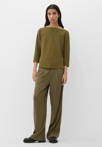 s.Oliver MIT U-BOOT-AUSSCHNITT - Sweter