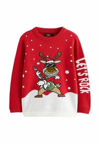 Rød strikket sweater med snefnugmønstre, der viser et tegneserie-rensdyr i solbriller med en grøn guitar. Hvid nederste sektion og teksten "LAD OS ROCKE."