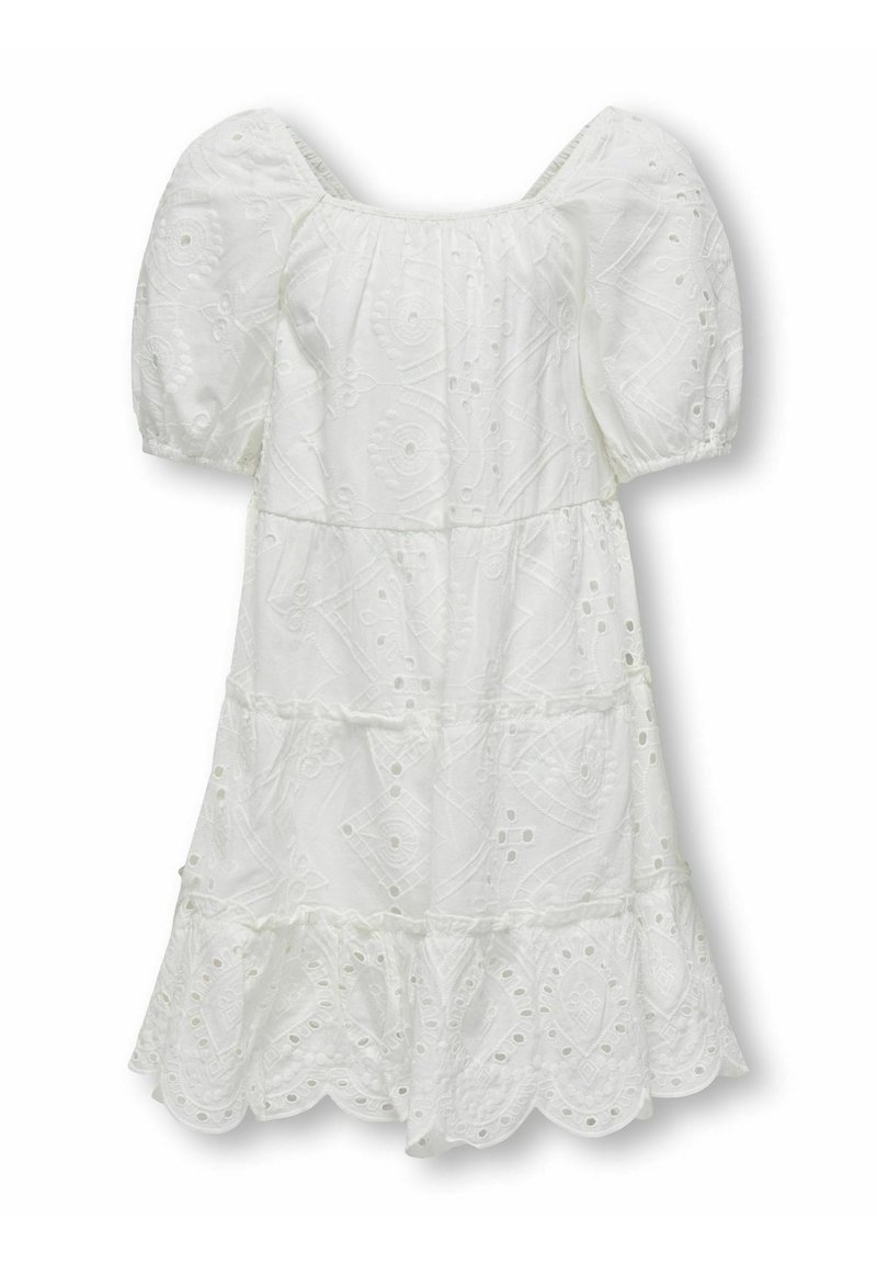 Bijela pamučna haljina s napuhanim rukavima, četvrtastim izrezom, slojevitom konstrukcijom, valovitim rubom i složenim uzorcima vezenja kroz cijelu haljinu.