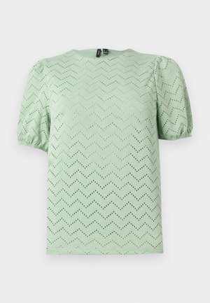 Hellgrüne kurzärmelige Bluse mit Chevron-Ösenmuster und gepufften Ärmeln, rundem Ausschnitt und elastischen Bündchen.