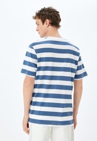 Koton STRIPED - Camiseta estampada - blue