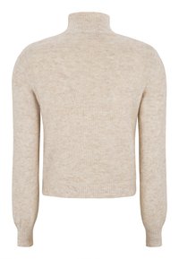 Pull beige en maille avec un col montant, des manches longues et des poignets et un bas côtelés. La texture est douce avec un motif subtil sur l'ensemble.