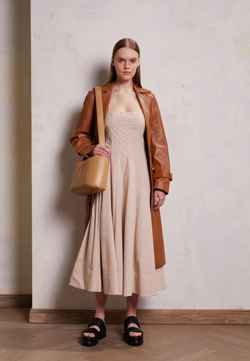 STAUD WELLS DRESS - Vestido de dia - biscotti