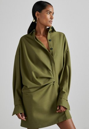 REGULAR FIT - MILA ATELIER - Blousejurk - khaki