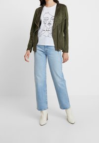 Wallis Chaqueta de invierno - khaki