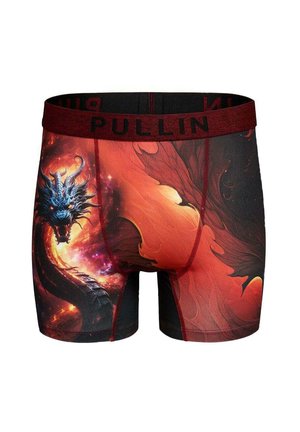 Boxers noirs et rouges avec un motif de dragon enflammé enveloppant de gauche à l'avant, et une ceinture rouge portant l’étiquette "PULLIN."