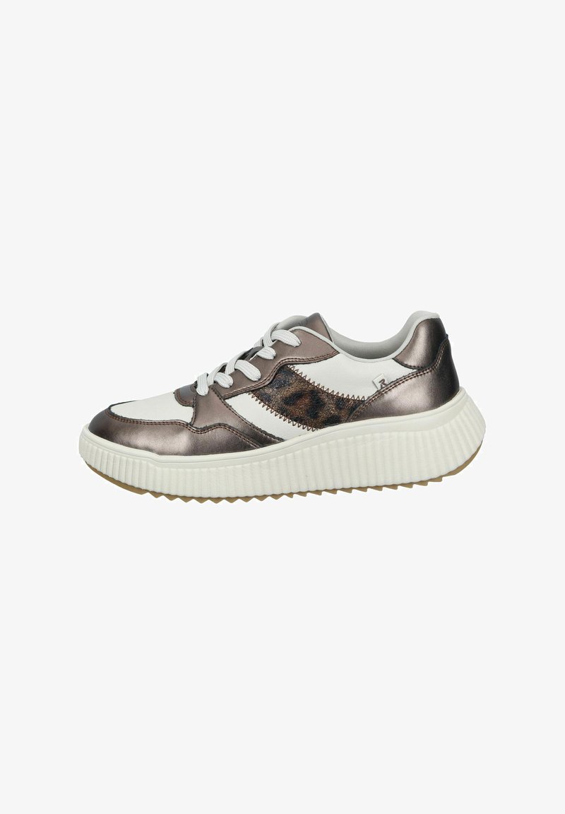 Metalen bronzen en witte sneaker met een gestructureerde bovenkant, voorzien van een contrasterende zwarte dierenprint streep, en een dikke witte rubberen zool.