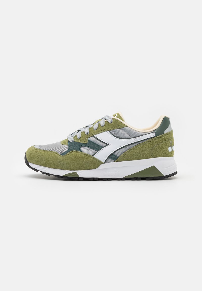Diadora N902 UNISEX - Trainers - white/sphagnum