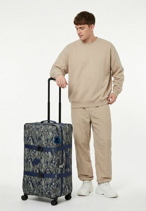 Kipling, BASIC PRT SPONTANEOUS 4 ROLLEN TROLLEY L 78 CM UNISEX - Trolley - striped grasses