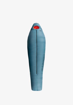 Mammut sleeping bag, tapered shape, light blue exterior, orange lining, central zipper, branding on the side, rated for -15°C.