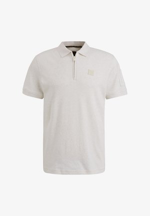 Světle šedé polo tričko s krátkým rukávem a zipovým límcem, hladká textura, vyšitým logem na hrudi a náprsní kapsou na rukávu.