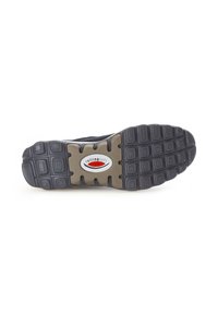 Suola di scarpa atletica nera con un motivo testurizzato; materiale in gomma; presenta una intersuola beige e un logo rosso al centro.