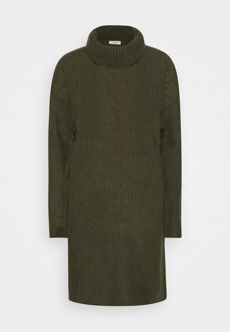 Robe pull longue à manches longues en maille vert foncé avec un col montant épais, une coupe droite et un motif côtelé texturé.
