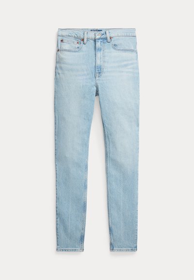 Lichtblauwe hooggetailleerde skinny jeans met vijf zakken en een knoopsluiting op een effen witte achtergrond.