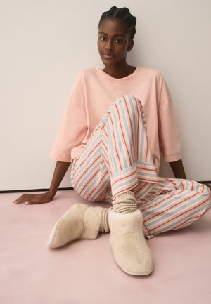 Next, FUR BOOT SLIPPERS - Hjemmesko - ecru cream