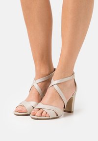s.Oliver Sandals - champagne