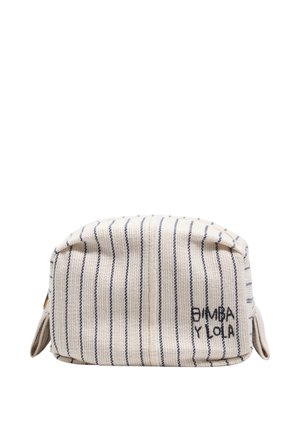Bolsa rectangular de tela crema con rayas verticales azul marino, cierre de cremallera, pestañas laterales y "BIMBA Y LOLA" bordado en azul marino en el frente.