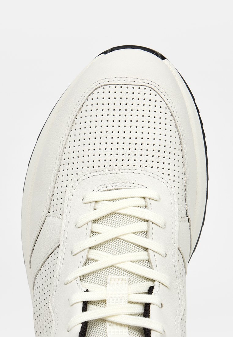 Sneaker low