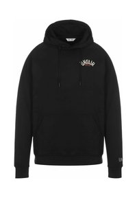 Černá mikina s kapucí, přední kapsou na břiše, stahovací šňůrkou a vyšívaným logem "UNFAIR" v bílé a červené barvě na hrudi. Měkká tkanina.