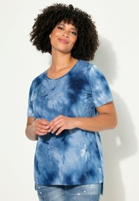 Angel of Style LÄNGERE BATIK-MUSTER RUNDHALS - T-shirt con stampa - blue