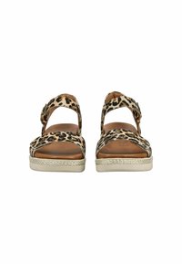 Sandalia de estampado de leopardo con dos correas anchas, una plantilla acolchada y un acento trenzado similar a yute alrededor de la plataforma. Diseño de suela plana.