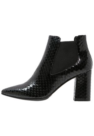 Bottines à talons hauts - black