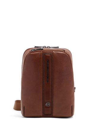 Piquadro, BORSELLO UOMO A TRACOLLA - Crossbody bag - cuoio
