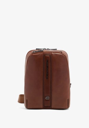 Piquadro, BORSELLO UOMO A TRACOLLA - Crossbody bag - cuoio