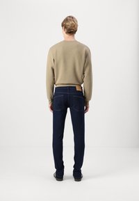 Only & Sons ONSLOOM BOX - Blugi slim fit - dark blue denim