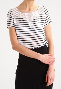 NAF NAF Blus - white