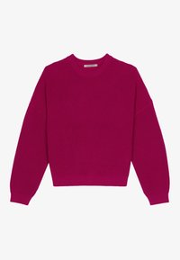Fuchsia gestrickter Pullover mit Rippstruktur, Rundhalsausschnitt und tiefen Schultern. Verfügt über lange Ärmel und einen cropped Saum. Keine Muster oder Akzente.