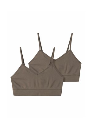 Deux brassières marron assorties sans couture avec fines bretelles réglables et larges bandes élastiques sous la poitrine sur fond uni.