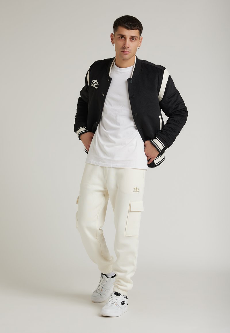 Umbro Cargo trousers off white/off-white