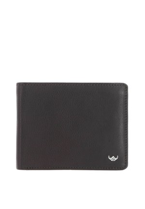 Portefeuille bifold en cuir noir avec surface texturée et petit logo argenté dans le coin inférieur droit sur fond blanc.