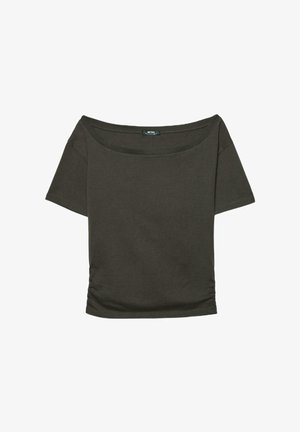 Mørkeolivengrøn kortærmet cropped t-shirt med bred, rund halsudskæring og let rynkning ved kanten.
