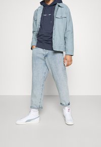 Tommy Jeans Jersey con capucha - dark blue
