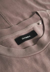 Gabba NIGEL WIX BOXY HOUR SS - Základné tričko - mauve