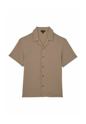 Beige kortærmet skjorte med knapper og camp-krave i tekstureret stof, vist fladt på en hvid baggrund.