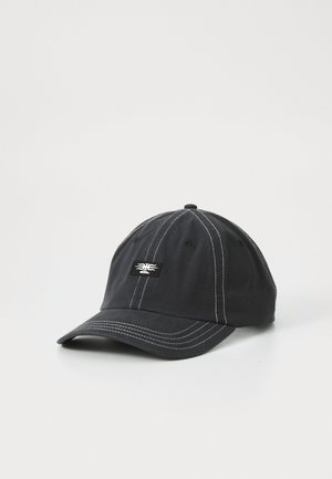 Zwarte honkbalpet met witte stiksels. Heeft een ronde kroon, gebogen vizier en een klein logo-op-patch aan de voorkant. Gemaakt van katoen.