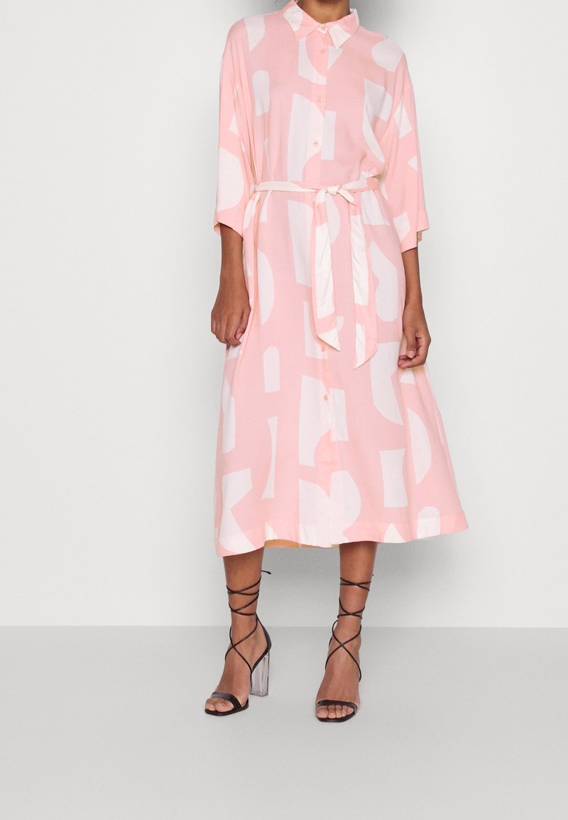 Monki Košilové šaty - light pink