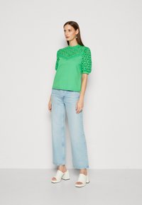 Morgan DULIE - Camiseta estampada - prairie