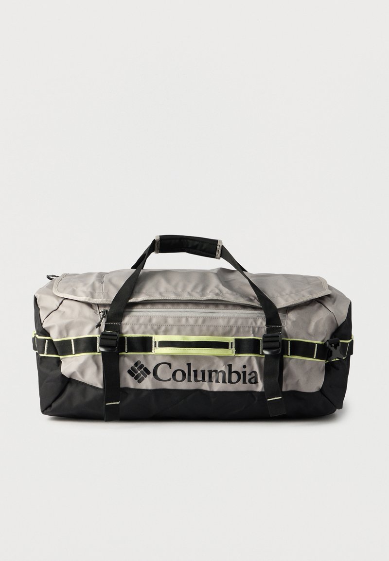 Τσάντα duffel Columbia σε γκρι και μαύρο, με ρυθμιζόμενους ιμάντες, φερμουάρ, λογότυπο και αντανακλαστικές λεπτομέρειες στο πλάι.