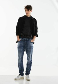 Thumbnail Image 2