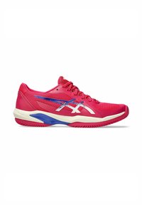 Scarpa sportiva in rete rosa brillante con accenti bianchi e blu. Presenta una tomaia testurizzata, punta rotonda e suola imbottita per un migliore supporto.