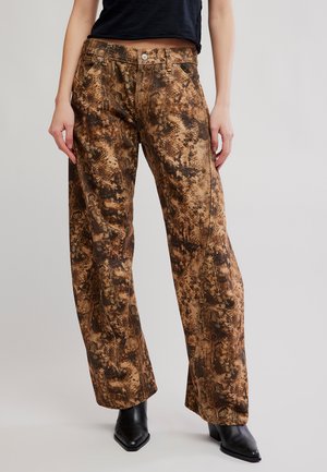 Free People FABLE LOW - Τζιν χαλαρής εφαρμογής - chocolate brown